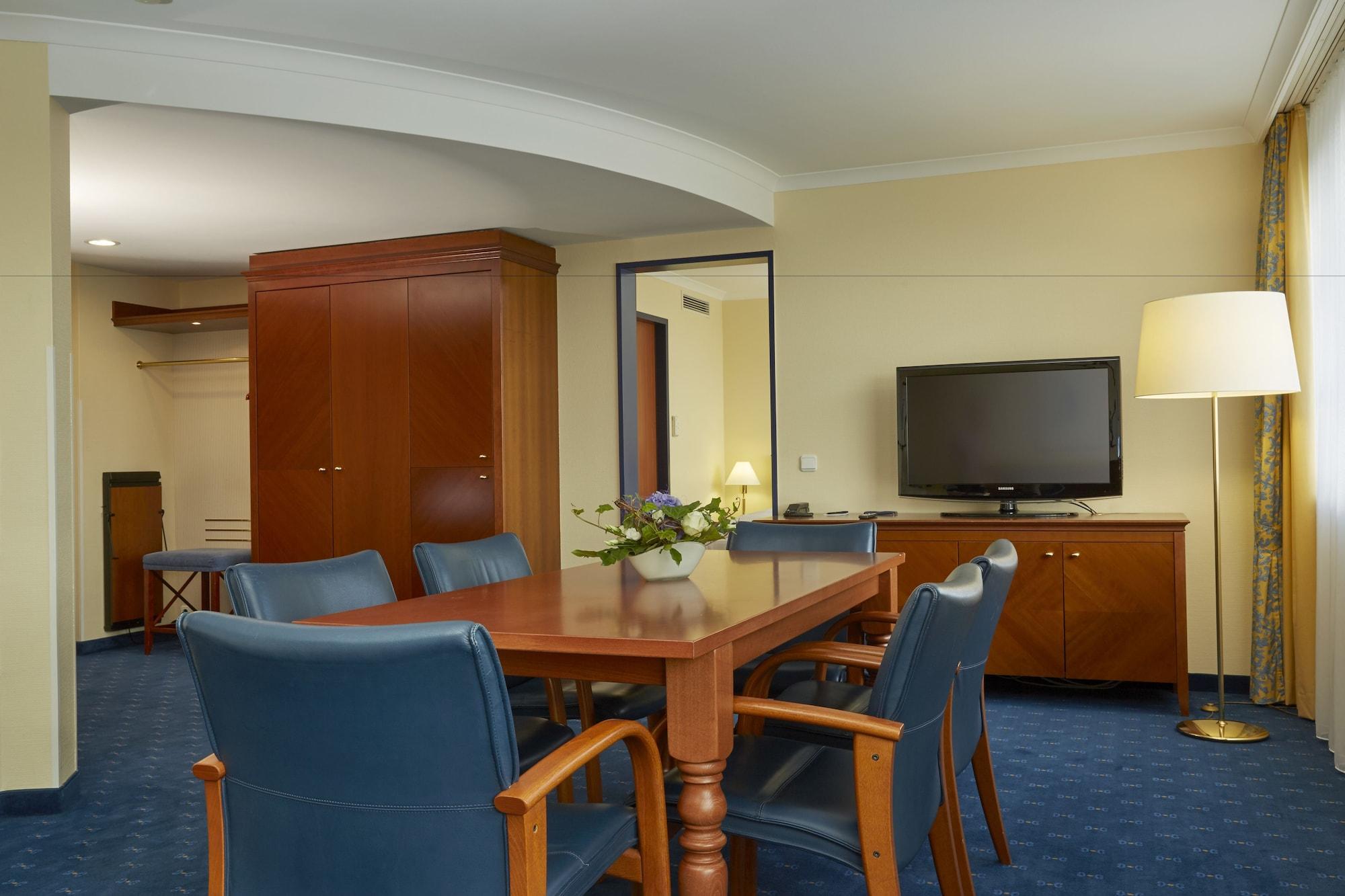 H4 Hotel